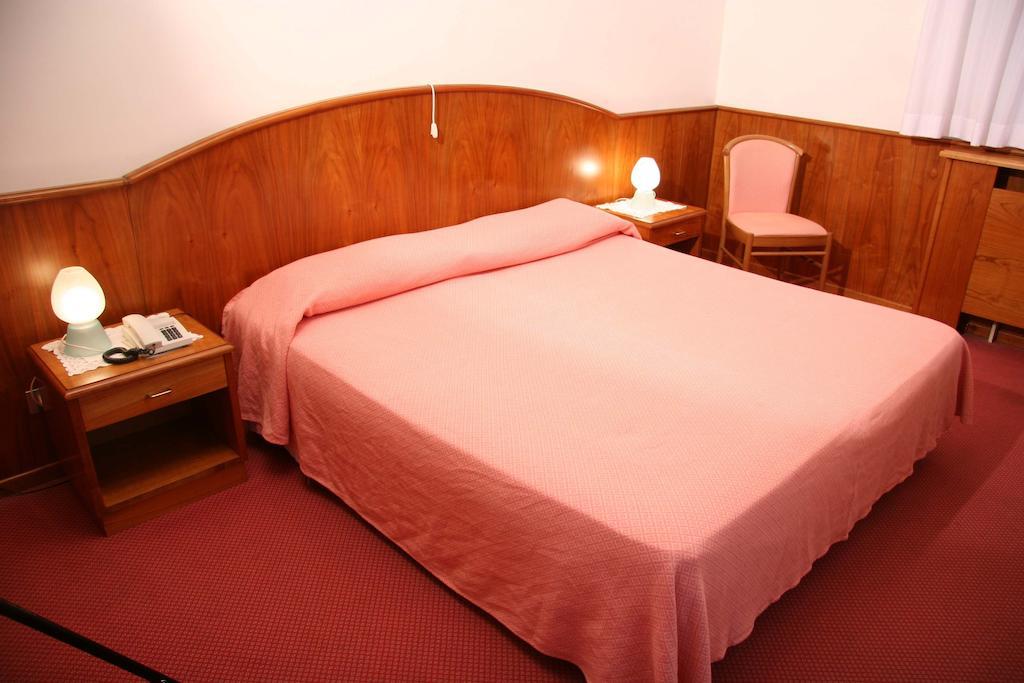 Hotel Roma ชิวีดาเล เดล ฟรีอูลี ห้อง รูปภาพ