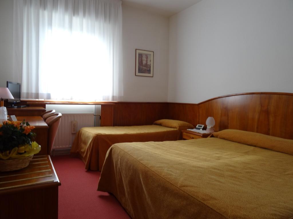Hotel Roma ชิวีดาเล เดล ฟรีอูลี ห้อง รูปภาพ