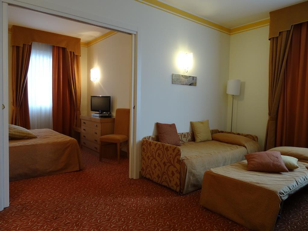 Hotel Roma ชิวีดาเล เดล ฟรีอูลี ห้อง รูปภาพ